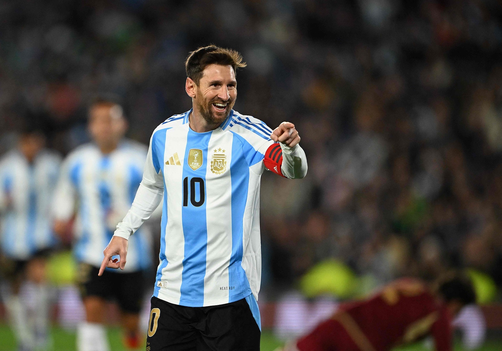 FIFA官宣金靴十大热门：姆巴佩领衔，梅西C罗在列