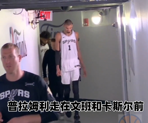 马刺G5溃败尼克斯 文班失绝平后离场 仅三人致意