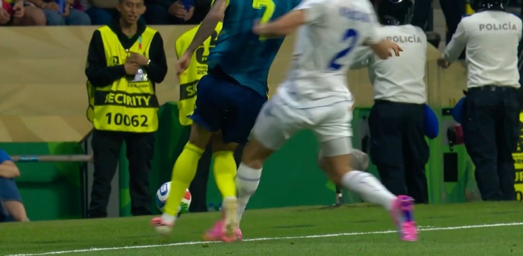穆尼奥斯垫射破门 迪亚斯中柱+助攻 哥伦比亚半场1-0乌兹别克斯坦 穆尼奥斯垫射破门 迪亚斯中柱+助攻 哥伦比亚半场1-0乌兹别克斯坦